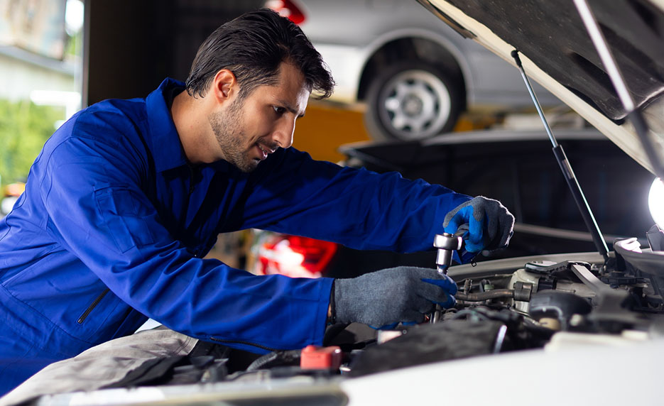 Automotive Service Technician with Practice Kit